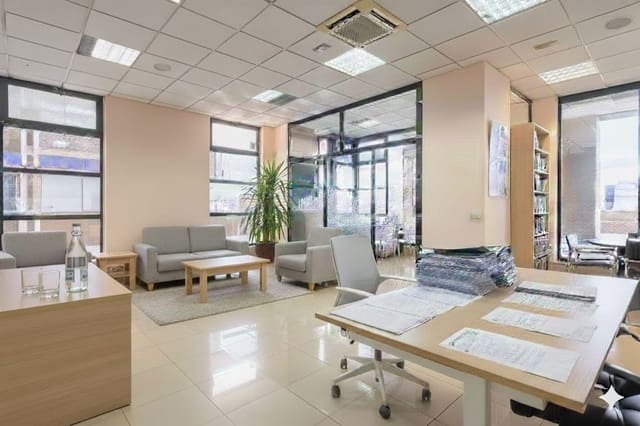 Local Commercial à vendre à Triana, Las Palmas de Gran Canaria - 295 000 € (Ref: 9535400)