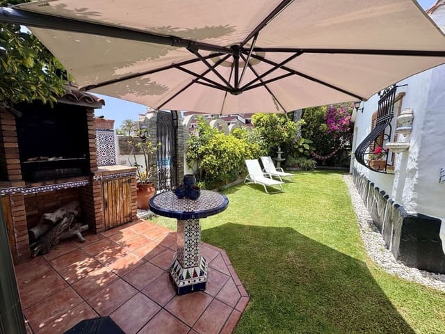 2 soveværelse Byhus til leje i Playa del Inglés, San Bartolomé de Tirajana med garage - € 1.800 (Ref: 9567986)