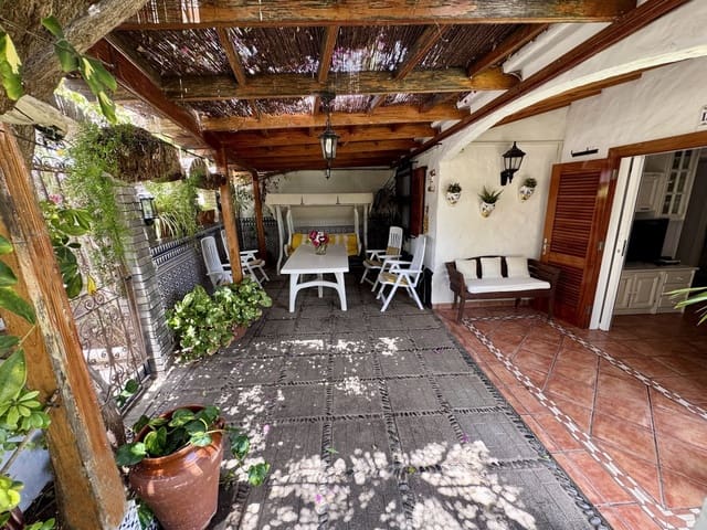 2 soveværelse Byhus til leje i Playa del Inglés, San Bartolomé de Tirajana med garage - € 1.800 (Ref: 9567986)