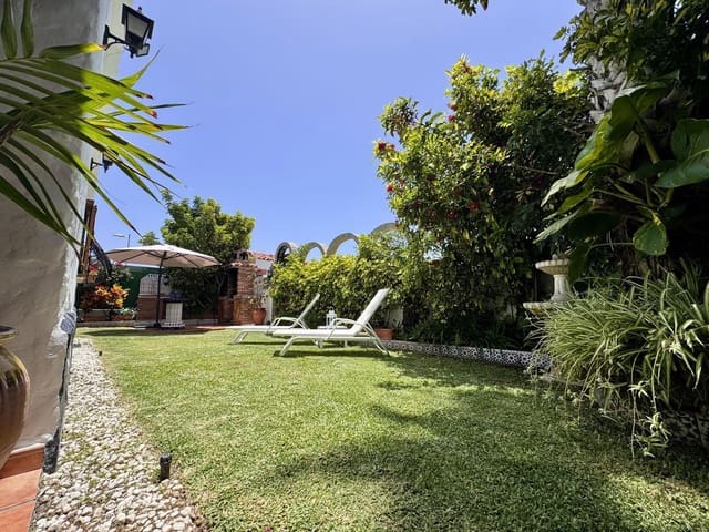 2 soveværelse Byhus til leje i Playa del Inglés, San Bartolomé de Tirajana med garage - € 1.800 (Ref: 9567986)