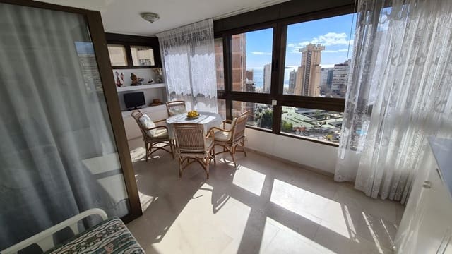 Apartamento de 2 habitaciones en Rincón de Loix, Benidorm en venta con piscina garaje - 300.000 € (Ref: 10154547)