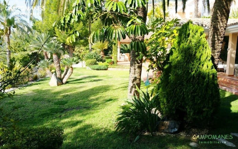 7 bedroom Villa for sale in Altea with pool garage - € 4,500,000 (Ref: 3542893)