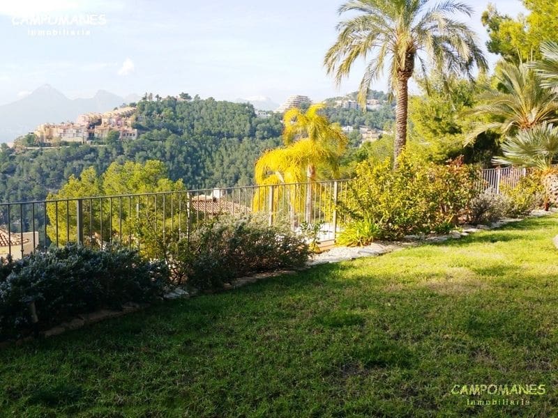 7 bedroom Villa for sale in Altea with pool garage - € 4,500,000 (Ref: 3542893)