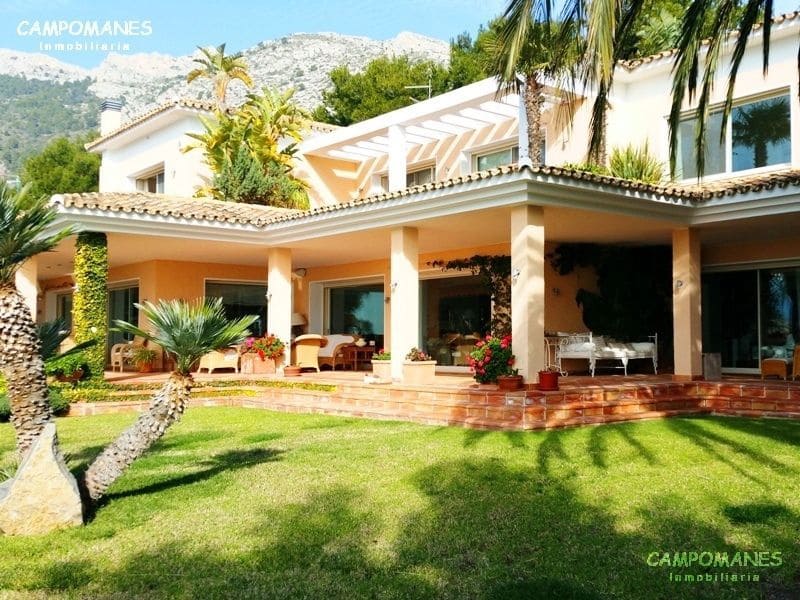 7 bedroom Villa for sale in Altea with pool garage - € 4,500,000 (Ref: 3542893)