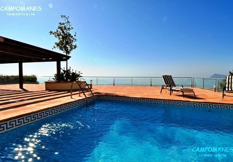 4 bedroom Villa for sale in Altea with pool garage - € 1,300,000 (Ref: 3542911)