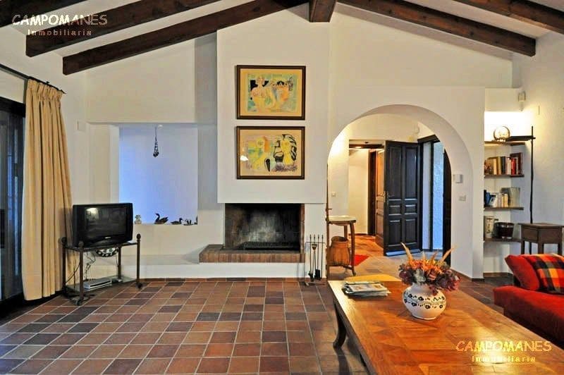 4 bedroom Villa for sale in Altea with pool garage - € 1,300,000 (Ref: 3542911)