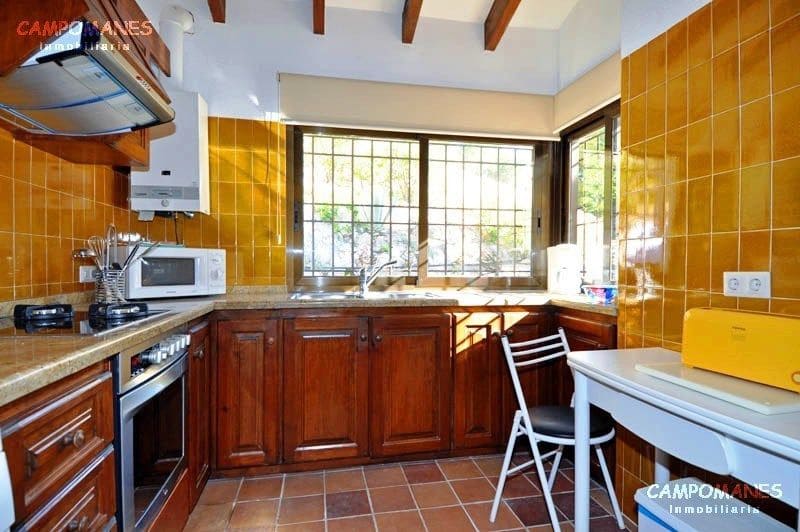 4 bedroom Villa for sale in Altea with pool garage - € 1,300,000 (Ref: 3542911)