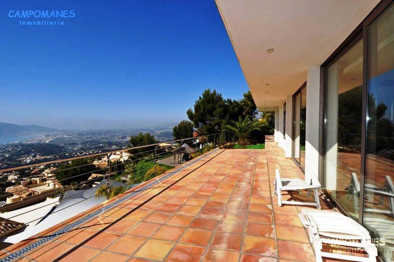 4 bedroom Villa for sale in Altea with pool garage - € 1,300,000 (Ref: 3542911)