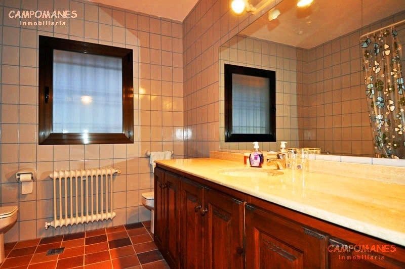 4 bedroom Villa for sale in Altea with pool garage - € 1,300,000 (Ref: 3542911)