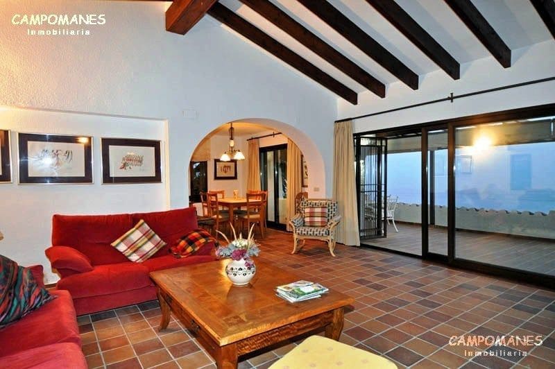 4 bedroom Villa for sale in Altea with pool garage - € 1,300,000 (Ref: 3542911)