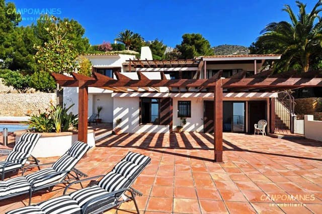 4 Zimmer Villa zu verkaufen in Altea mit Pool Garage - 1.300.000 € (Ref: 3542911)