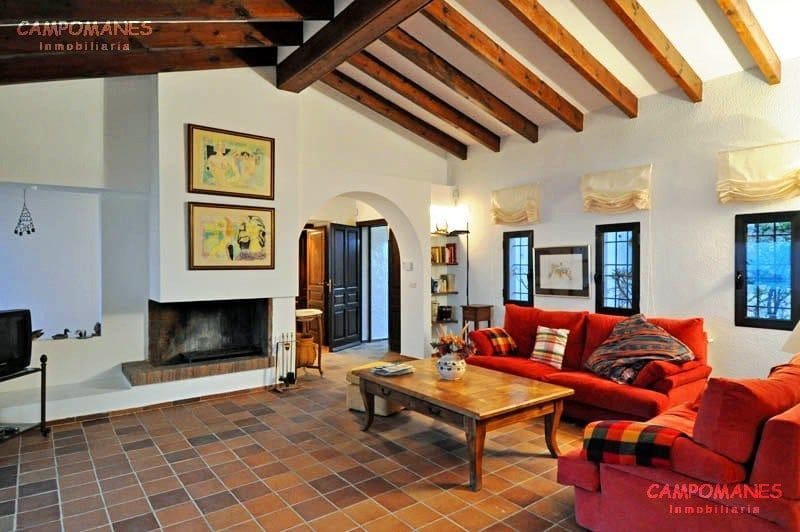 4 bedroom Villa for sale in Altea with pool garage - € 1,300,000 (Ref: 3542911)