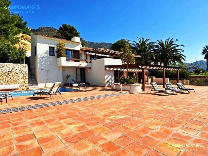 4 bedroom Villa for sale in Altea with pool garage - € 1,300,000 (Ref: 3542911)