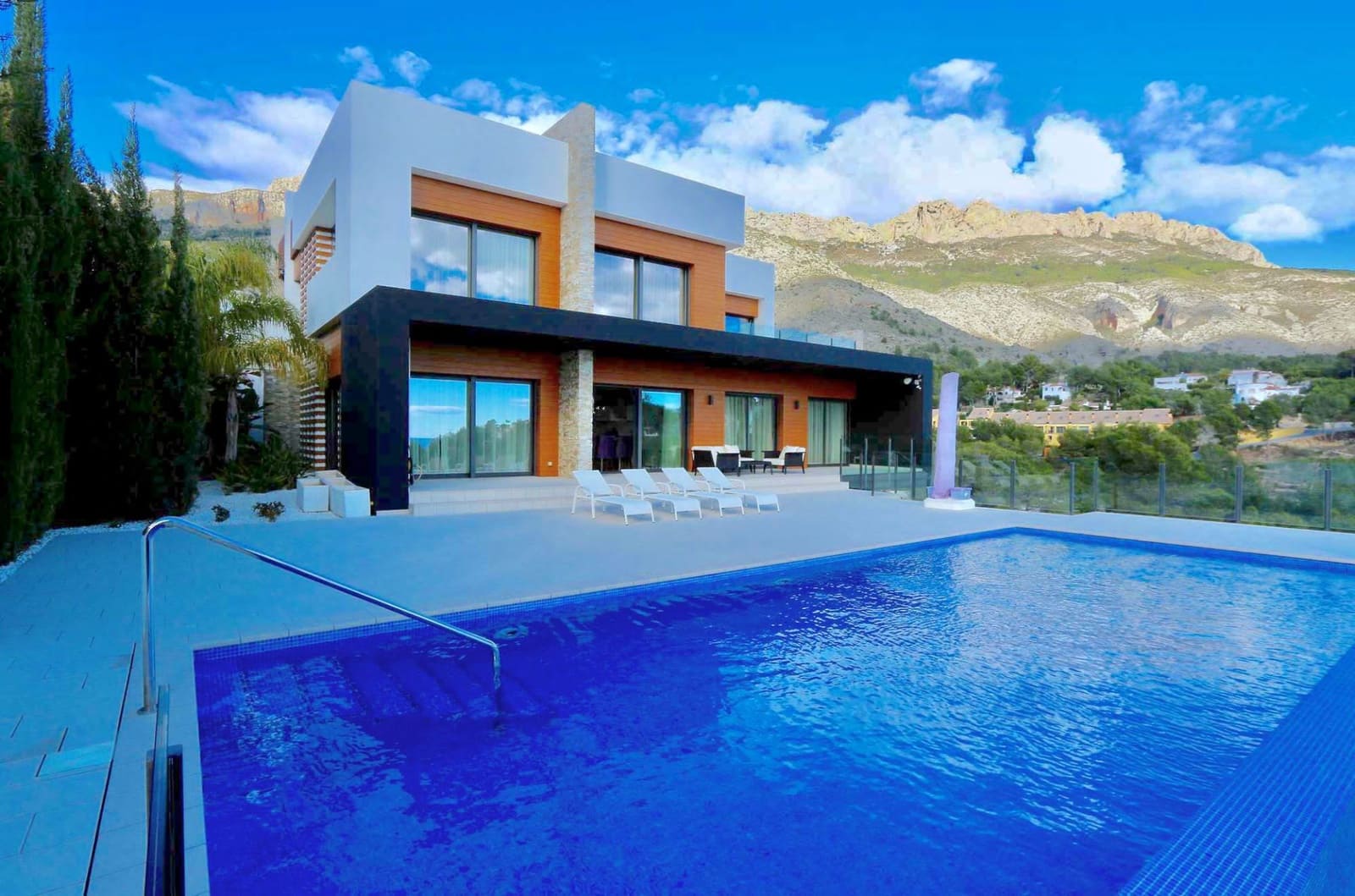 5 soverom Villa til salgs i Altea la Vella med svømmebasseng garasje - € 2 200 000 (Ref: 7459204)