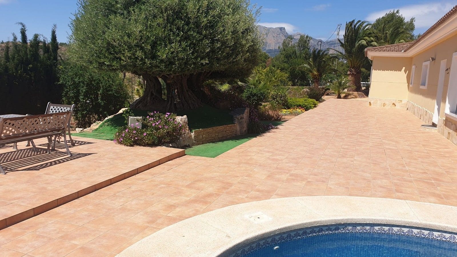 6 soveværelse Finca/Landehus til salg i Altea med swimmingpool garage - € 1.100.000 (Ref: 7459211)