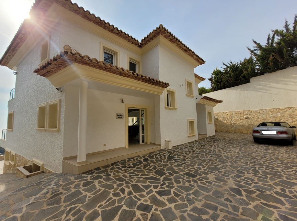 5 bedroom Villa for sale in Altea with pool garage - € 1,850,000 (Ref: 7806512)