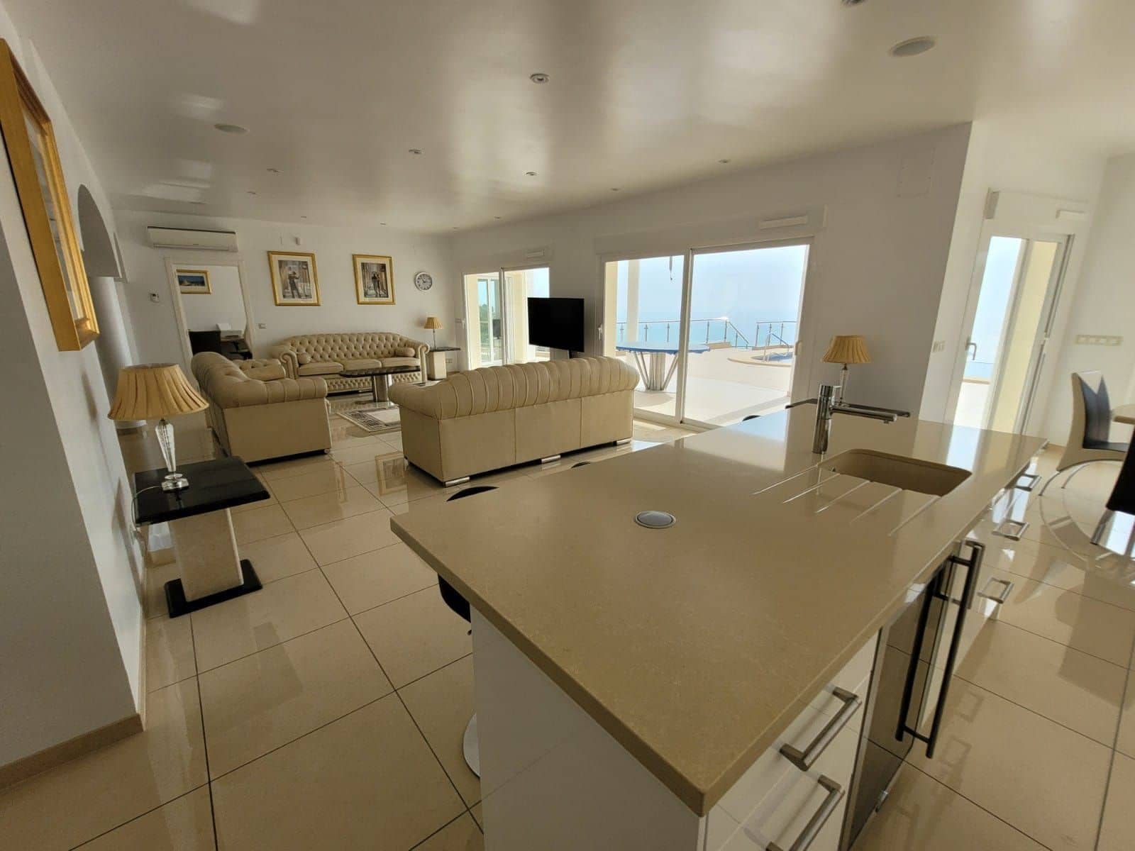 5 bedroom Villa for sale in Altea with pool garage - € 1,850,000 (Ref: 7806512)