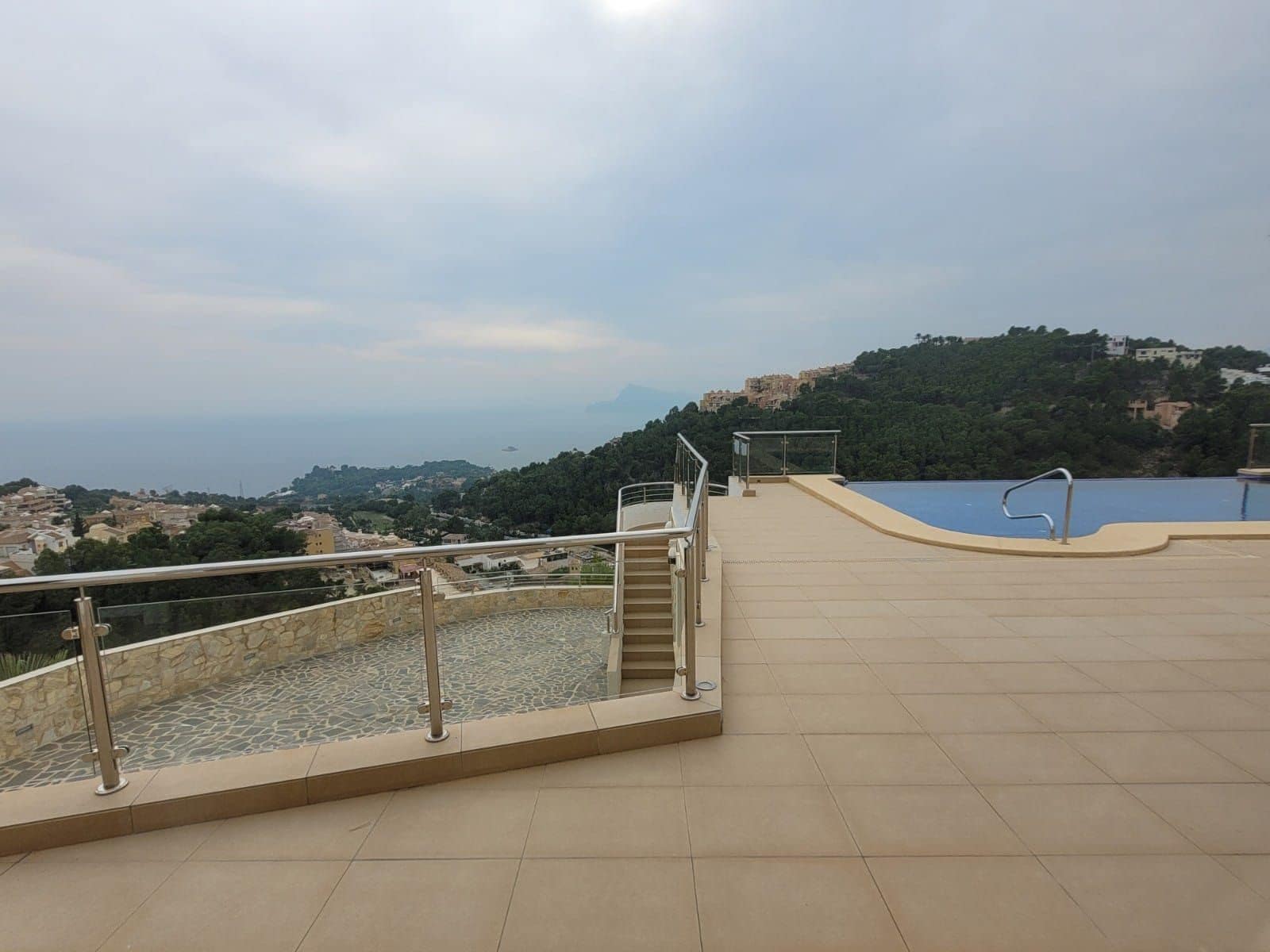 5 bedroom Villa for sale in Altea with pool garage - € 1,850,000 (Ref: 7806512)