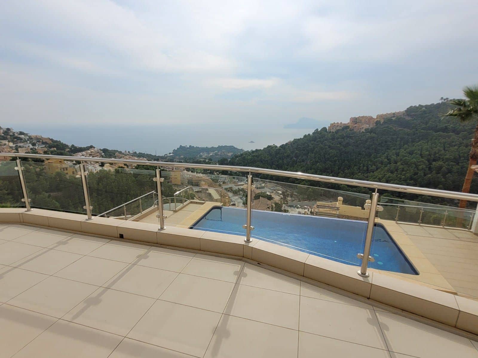 5 bedroom Villa for sale in Altea with pool garage - € 1,850,000 (Ref: 7806512)