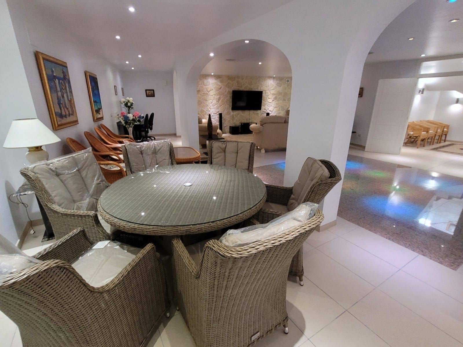 5 bedroom Villa for sale in Altea with pool garage - € 1,850,000 (Ref: 7806512)