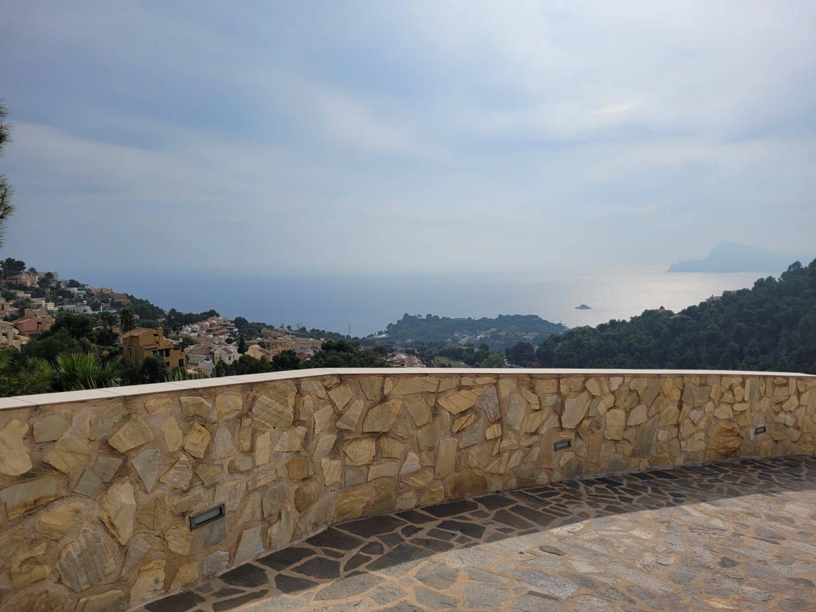 5 bedroom Villa for sale in Altea with pool garage - € 1,850,000 (Ref: 7806512)