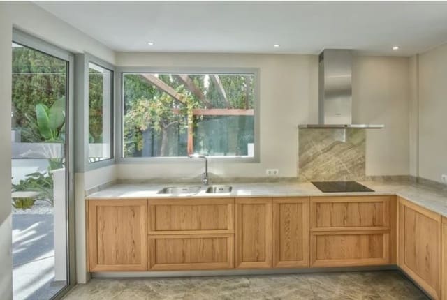 3 makuuhuone Huvila myytävänä paikassa Canuta, Calpe / Calp mukana uima-altaan 
autotalli - 2 950 000 € (Ref: 8113265)