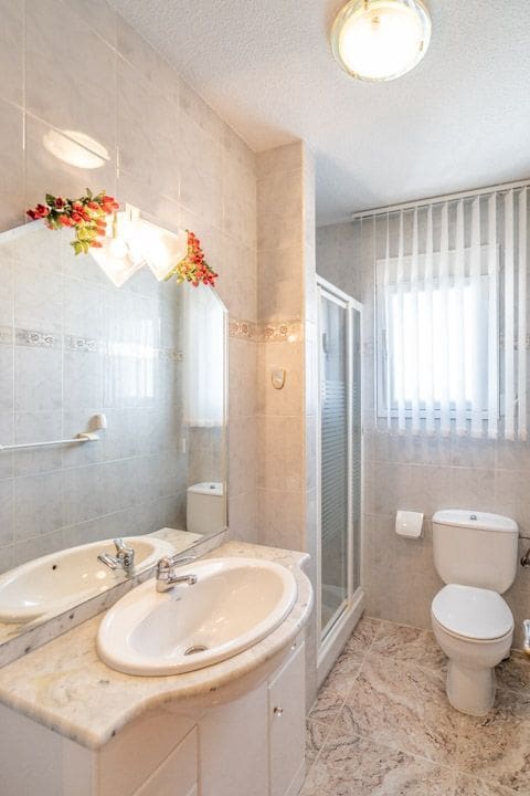 6 soveværelse Villa til salg i La Nucia med swimmingpool garage - € 680.000 (Ref: 8174004)