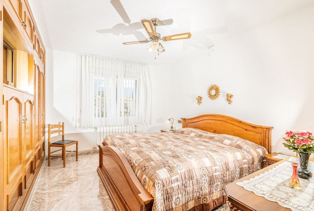 6 soveværelse Villa til salg i La Nucia med swimmingpool garage - € 680.000 (Ref: 8174004)