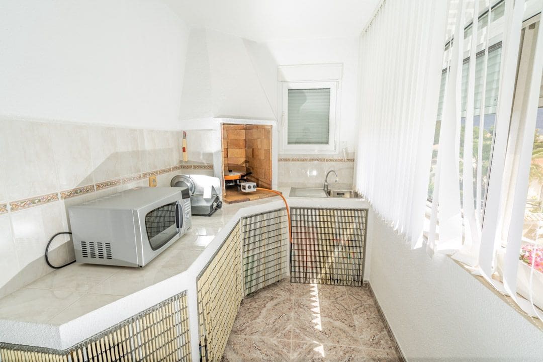 6 soveværelse Villa til salg i La Nucia med swimmingpool garage - € 680.000 (Ref: 8174004)