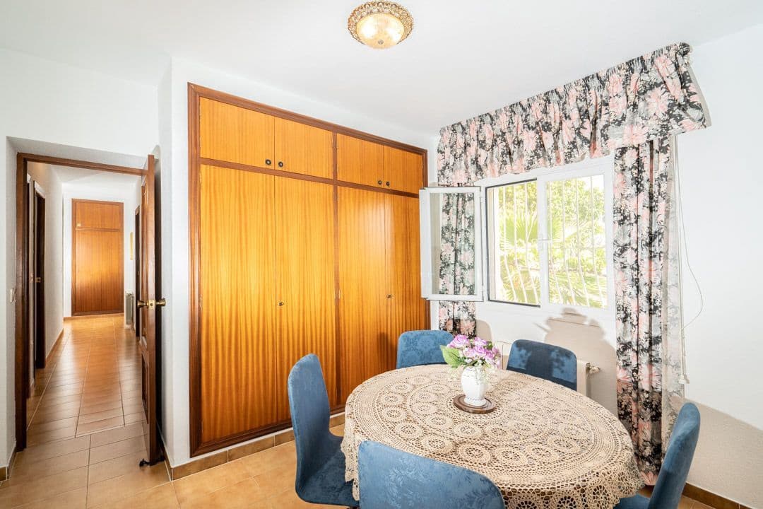 6 soveværelse Villa til salg i La Nucia med swimmingpool garage - € 680.000 (Ref: 8174004)