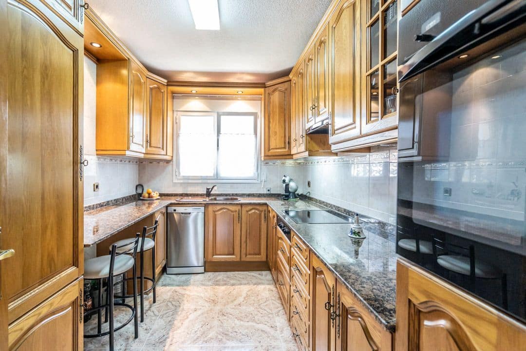 6 soveværelse Villa til salg i La Nucia med swimmingpool garage - € 680.000 (Ref: 8174004)