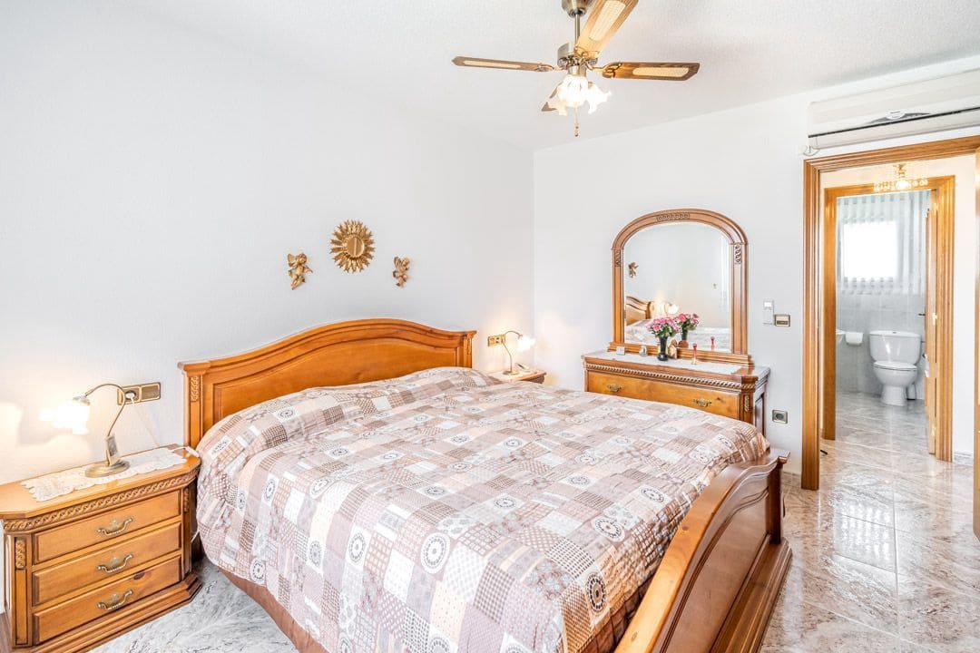 6 soveværelse Villa til salg i La Nucia med swimmingpool garage - € 680.000 (Ref: 8174004)