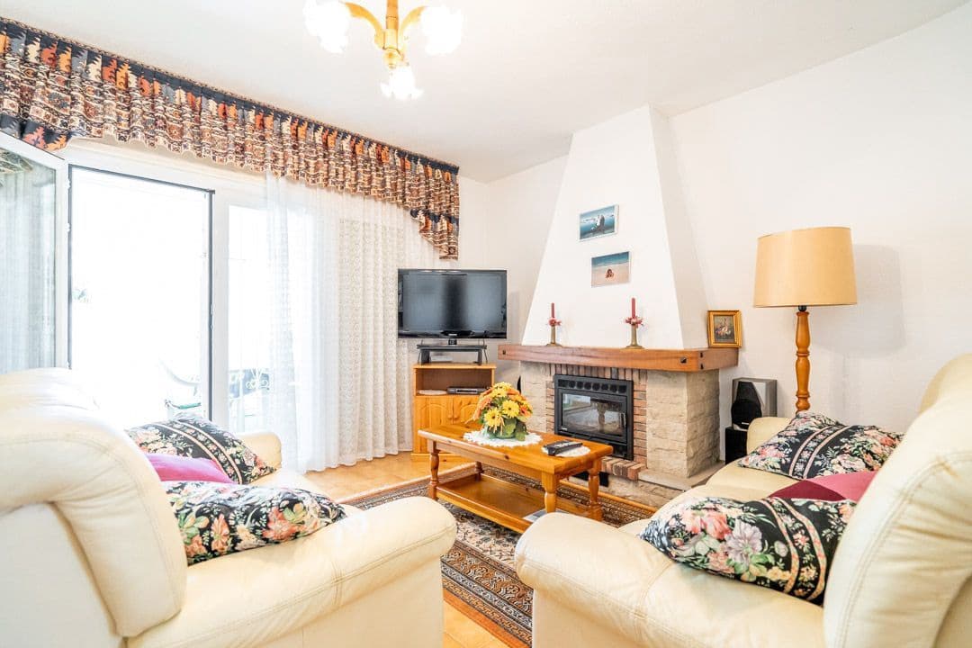 6 soveværelse Villa til salg i La Nucia med swimmingpool garage - € 680.000 (Ref: 8174004)