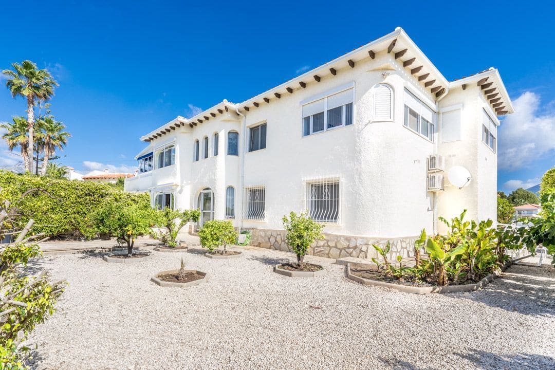 6 soveværelse Villa til salg i La Nucia med swimmingpool garage - € 680.000 (Ref: 8174004)