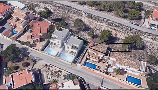 Chalet de 3 habitaciones en Alfaz del Pi / L'Alfàs del Pi en venta con piscina garaje - 675.000 € (Ref: 8200906)