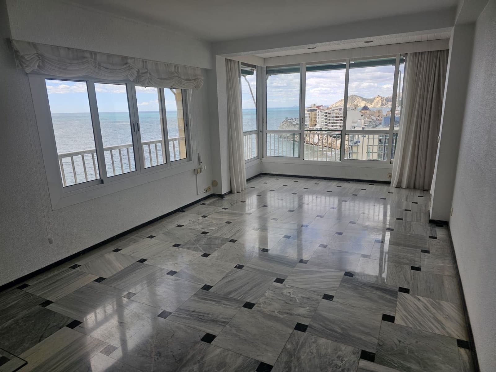 3 soveværelse Lejlighed til salg i Benidorm med garage - € 525.000 (Ref: 8204754)