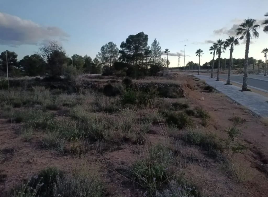 Ubebygd land til salgs i La Nucia - € 175 000 (Ref: 8461498)