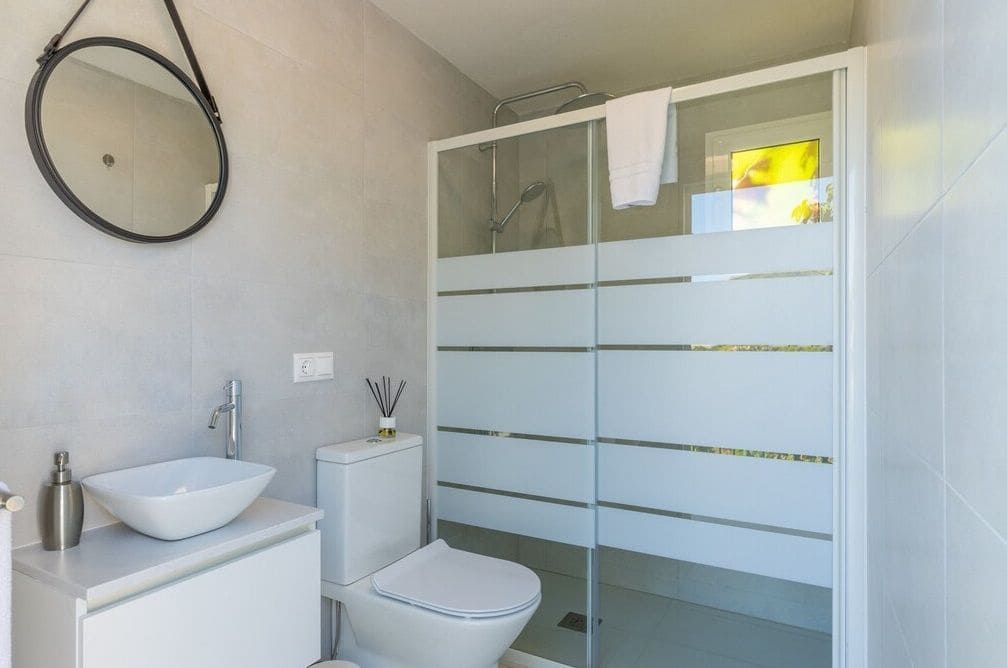 5 bedroom Villa for sale in Callosa d'En Sarria with pool garage - € 1,200,000 (Ref: 8514108)