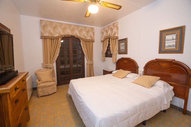 5 sypialnia Willa na sprzedaż w Santa Pola z basenem garażem - 3 500 000 € (Ref: 8624557)