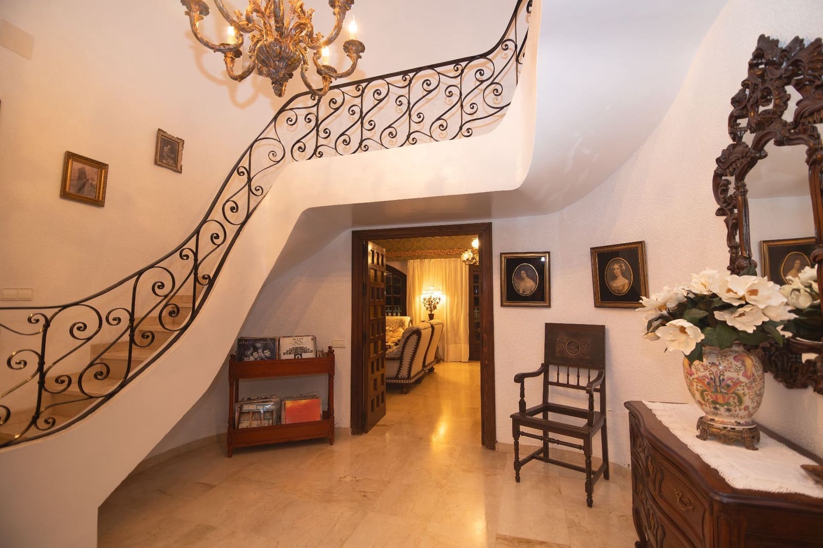 5 sypialnia Willa na sprzedaż w Santa Pola z basenem garażem - 3 500 000 € (Ref: 8624557)