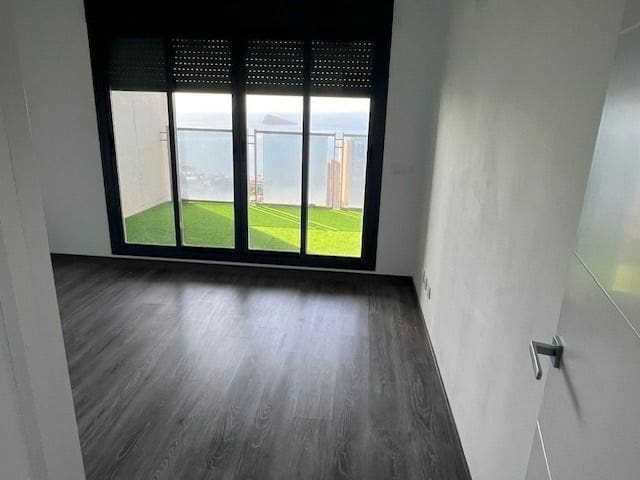 2 bedroom Townhouse for sale in Benidorm with pool garage - € 890,000 (Ref: 8881313)