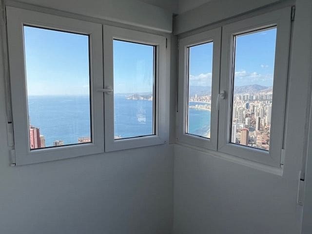 2 bedroom Townhouse for sale in Benidorm with pool garage - € 890,000 (Ref: 8881313)