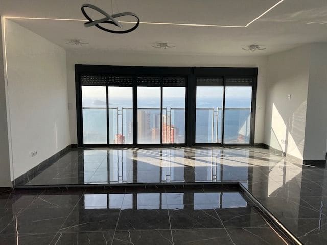 2 bedroom Townhouse for sale in Benidorm with pool garage - € 890,000 (Ref: 8881313)