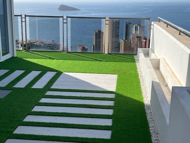 2 soveværelse Byhus til salg i Rincón de Loix, Benidorm med swimmingpool garage - € 890.000 (Ref: 8881313)