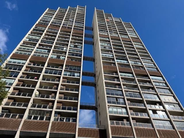 2 bedroom Townhouse for sale in Benidorm with pool garage - € 890,000 (Ref: 8881313)