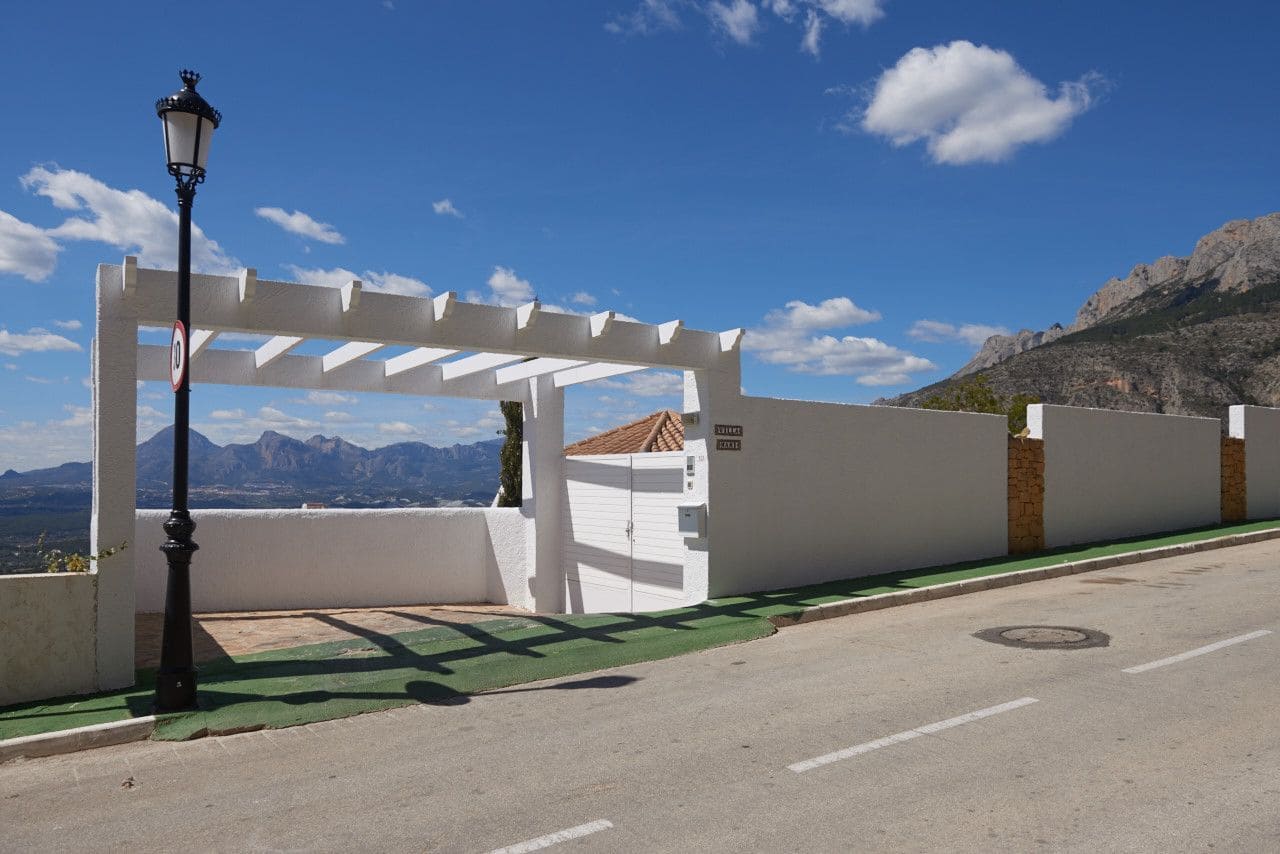 4 Zimmer Villa zu verkaufen in Altea mit Pool Garage - 1.195.000 € (Ref: 8914798)
