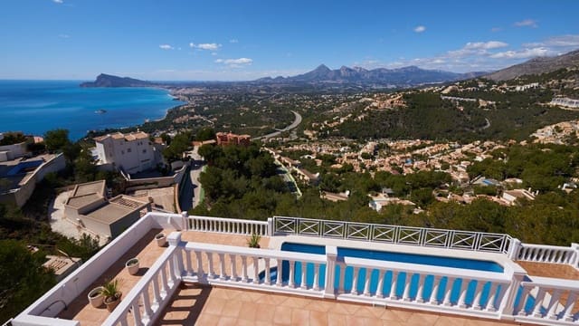 4 Zimmer Villa zu verkaufen in Altea mit Pool Garage - 1.195.000 € (Ref: 8914798)