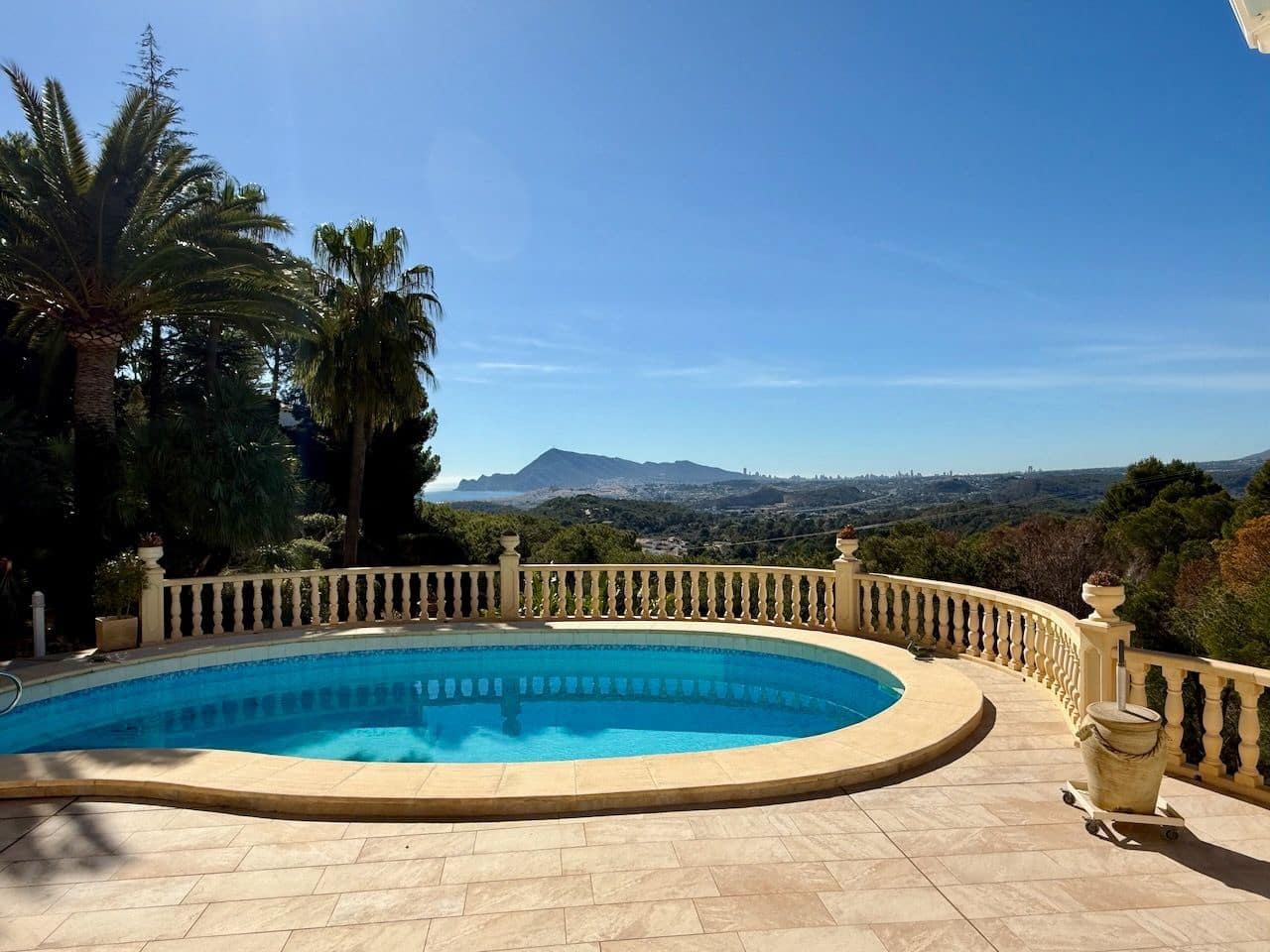 4 bedroom Villa for sale in Altea la Vella with pool garage - € 1,295,000 (Ref: 8956596)