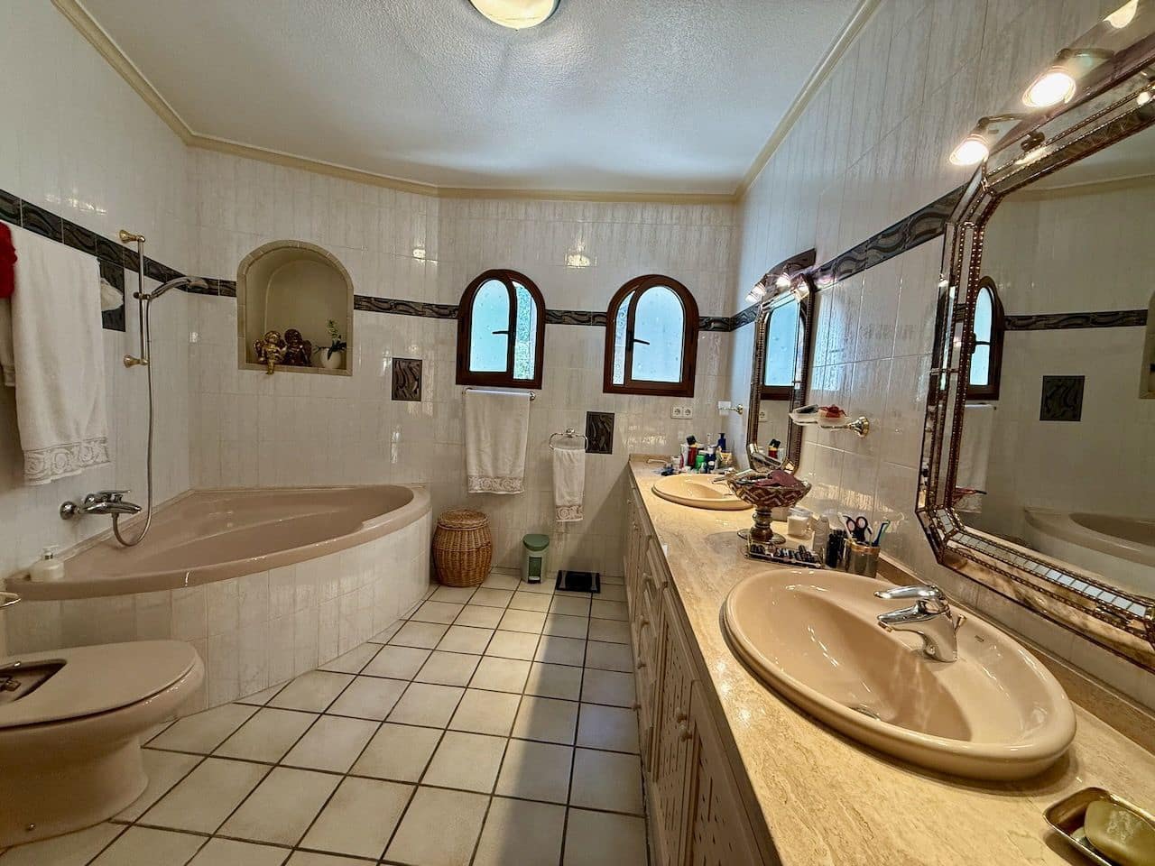 4 bedroom Villa for sale in Altea la Vella with pool garage - € 1,295,000 (Ref: 8956596)