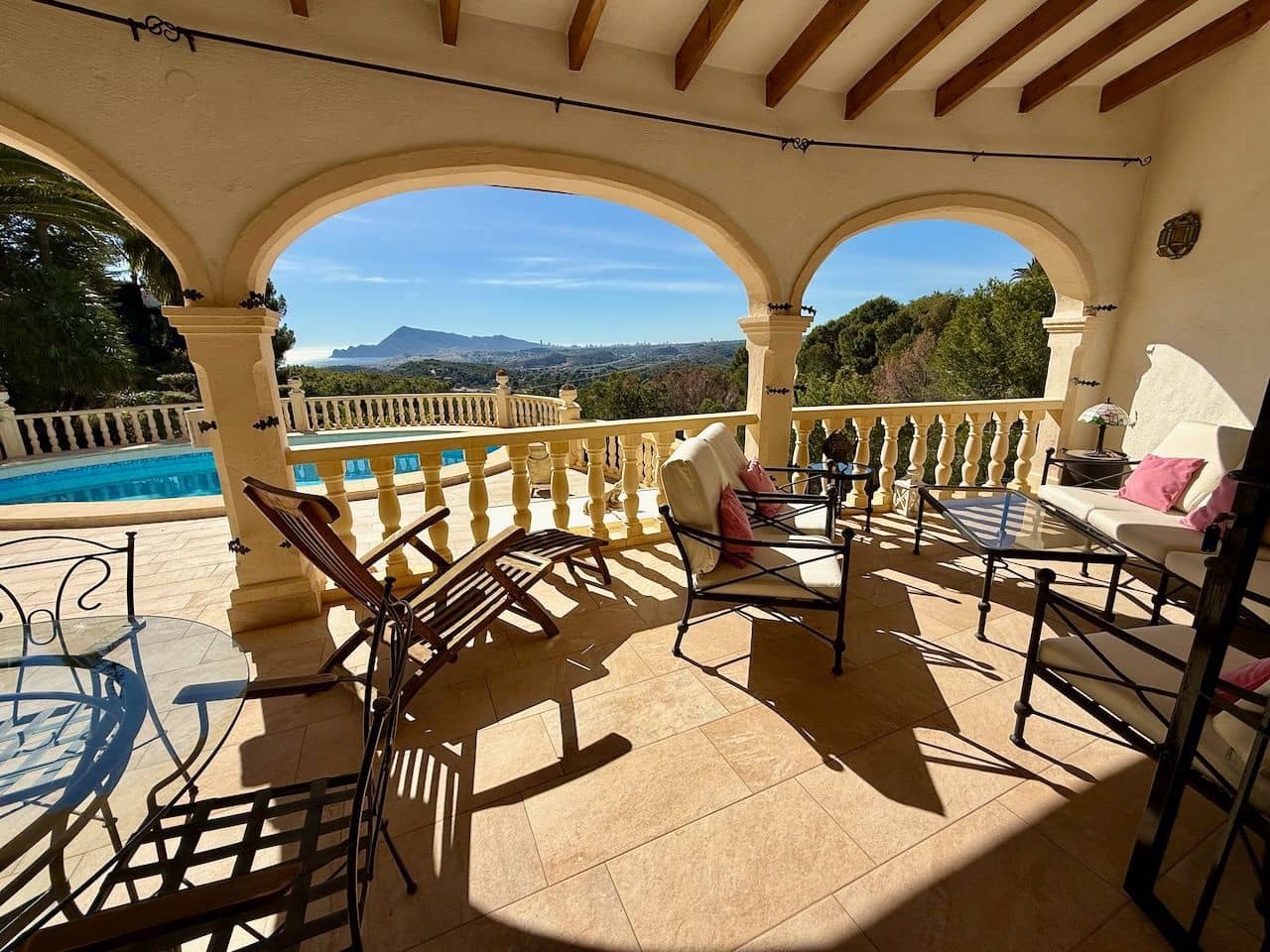 4 bedroom Villa for sale in Altea la Vella with pool garage - € 1,295,000 (Ref: 8956596)
